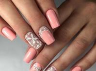 Delicate manicure for a romantic look Feminine nails