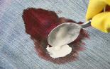 How to deal with blood stains on white and colored things